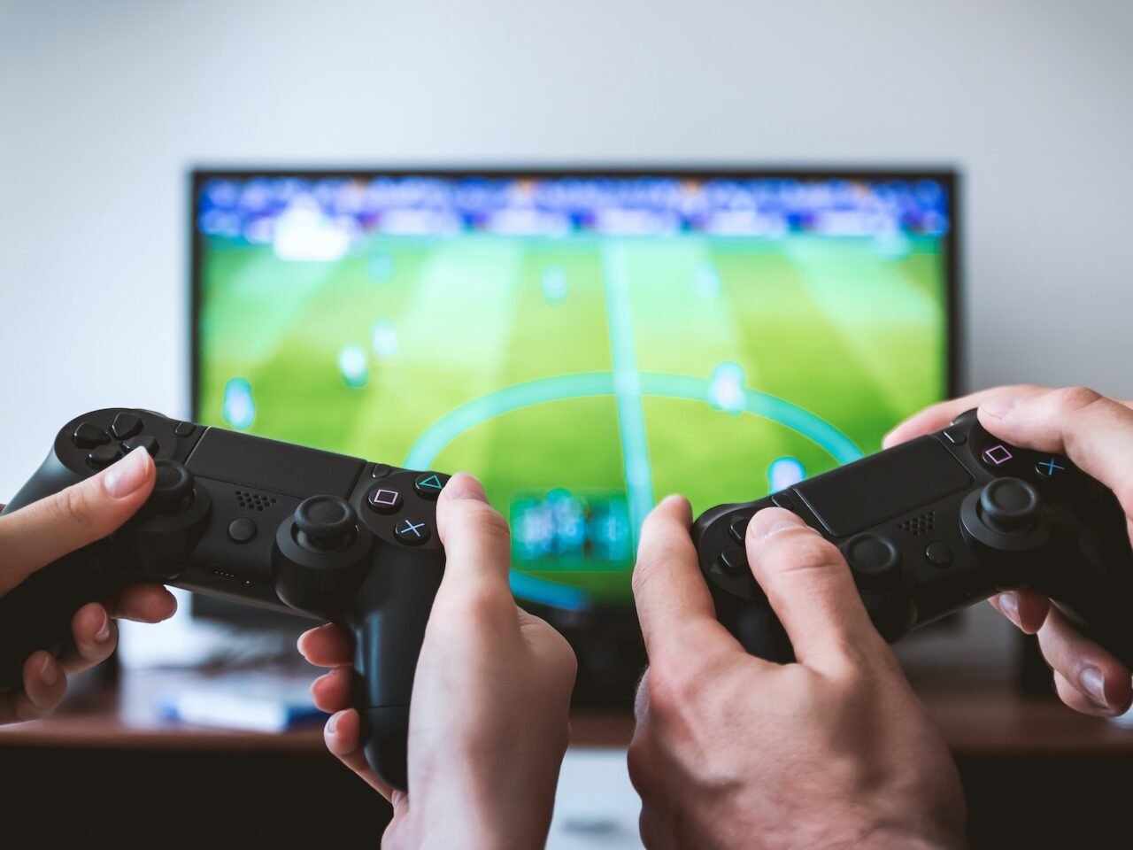 https://cpsanz.com/wp-content/uploads/2022/09/Game-Development2-1280x960.jpg